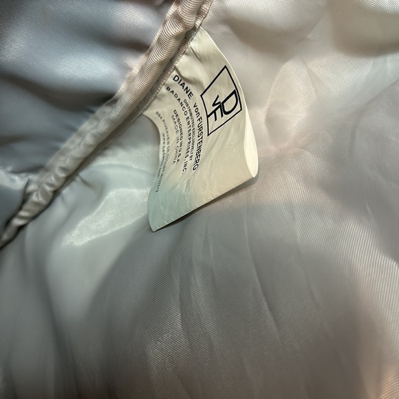 Diane von Furstenberg Travel Bag Suitcase Pull Out Handle and Wheels - Picture 7 of 9